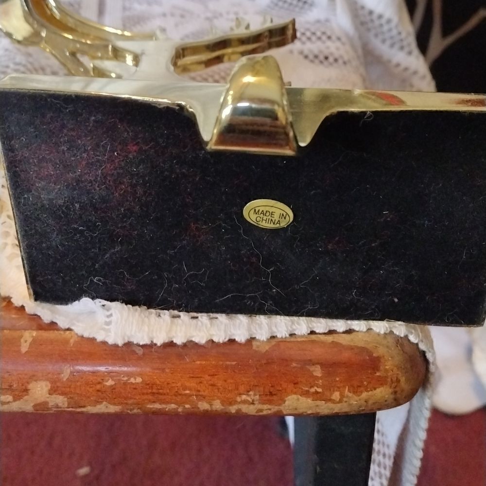 Stocking holders  - Picture 4 of 4